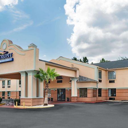 Baymont By Wyndham Hinesville Fort Stewart Area Exterior photo