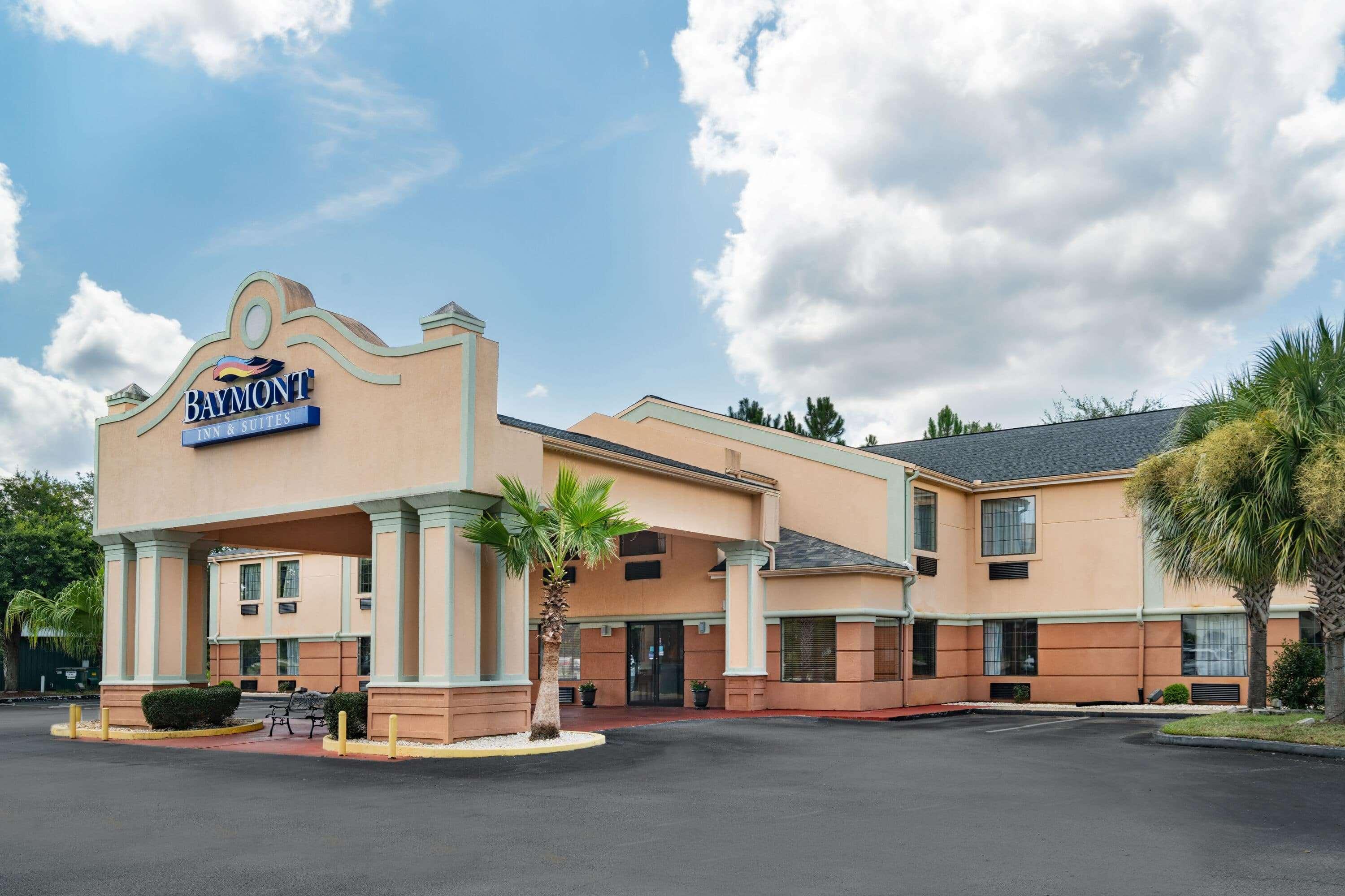 Baymont By Wyndham Hinesville Fort Stewart Area Exterior photo