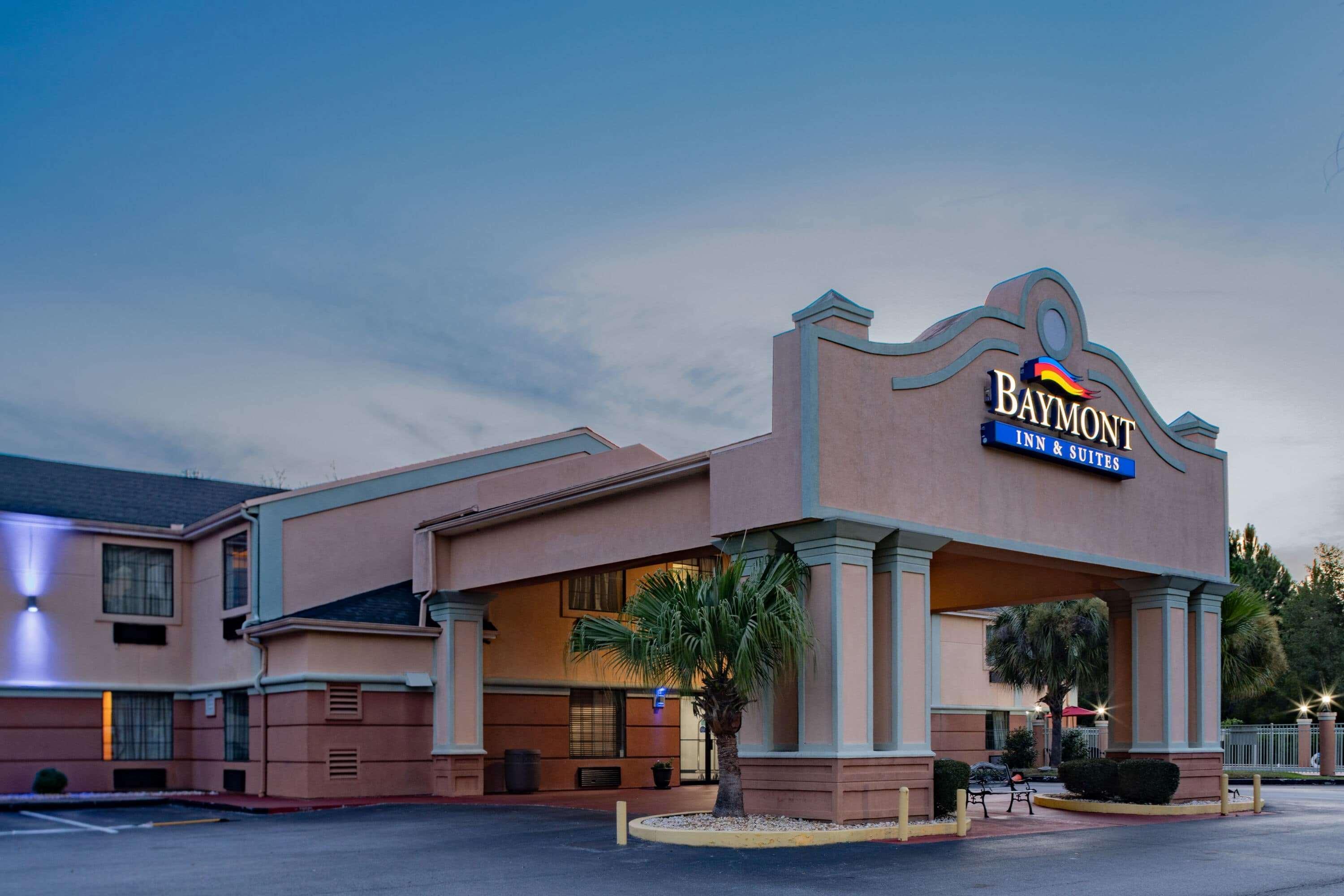 Baymont By Wyndham Hinesville Fort Stewart Area Exterior photo