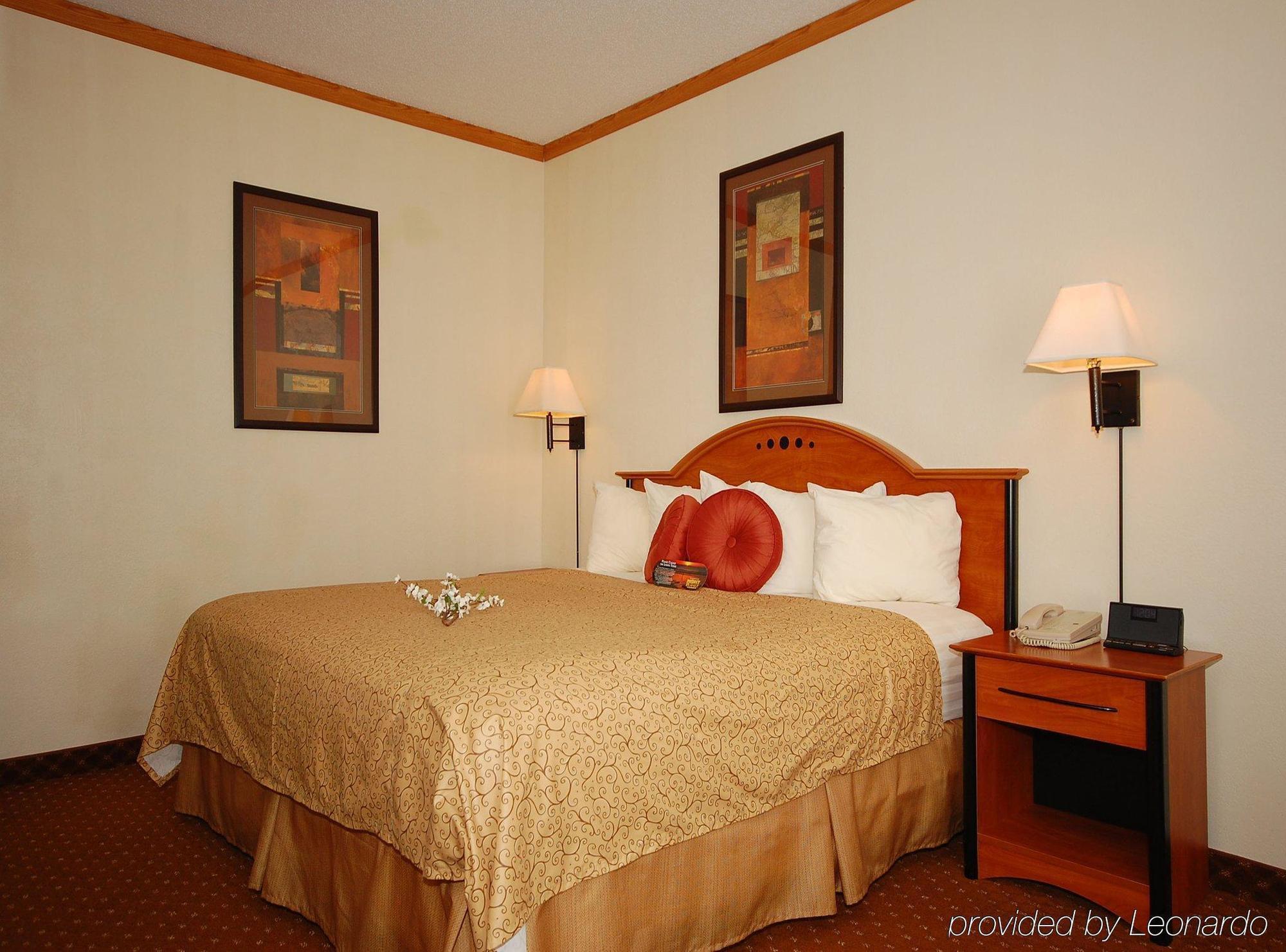 Baymont By Wyndham Hinesville Fort Stewart Area Room photo