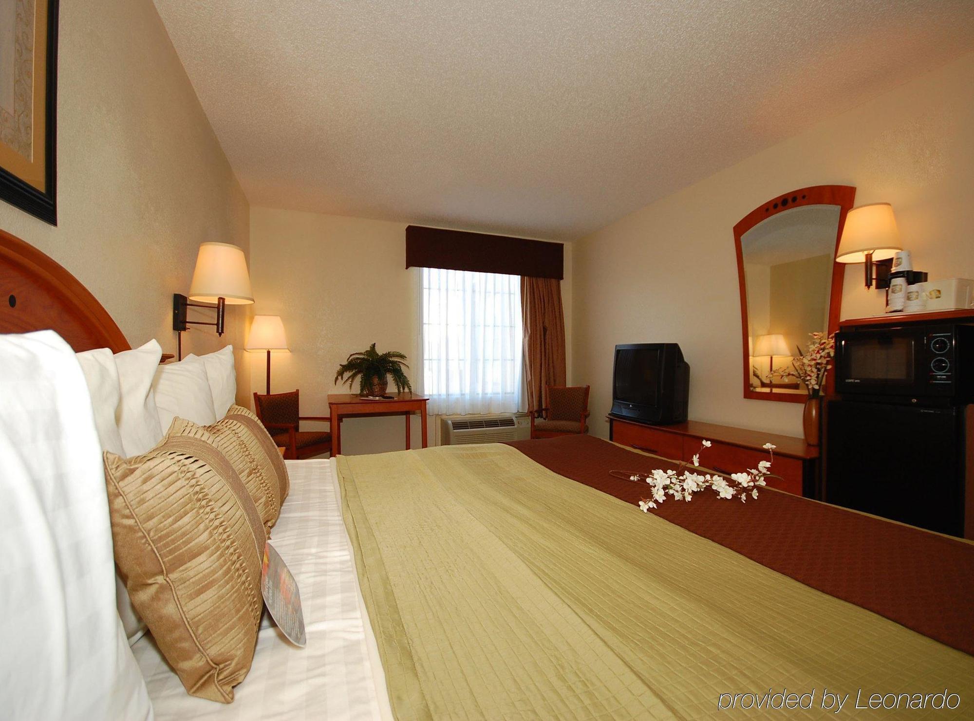 Baymont By Wyndham Hinesville Fort Stewart Area Room photo